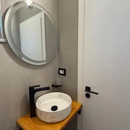 Shtepia Me Lule Guest house Permet
