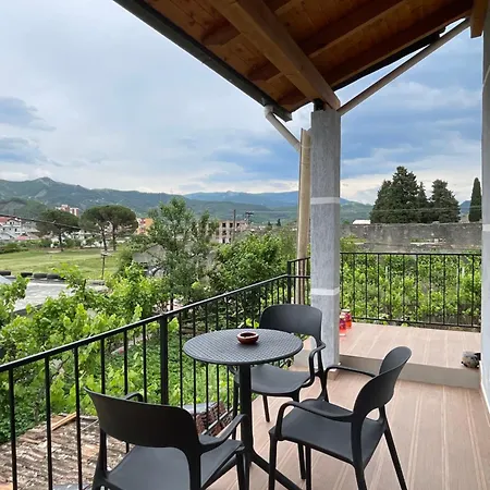 Guest house Shtepia Me Lule