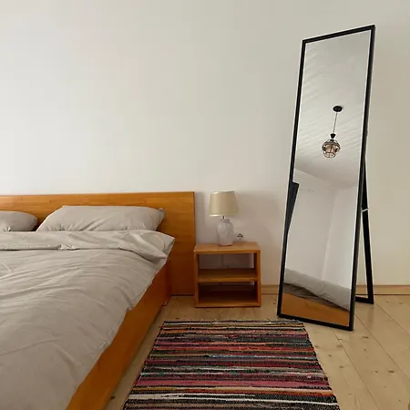Shtepia Me Lule Guest house *